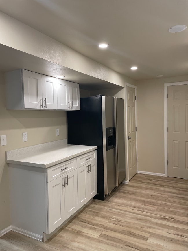 Building Photo - 1336 S Welch Cir