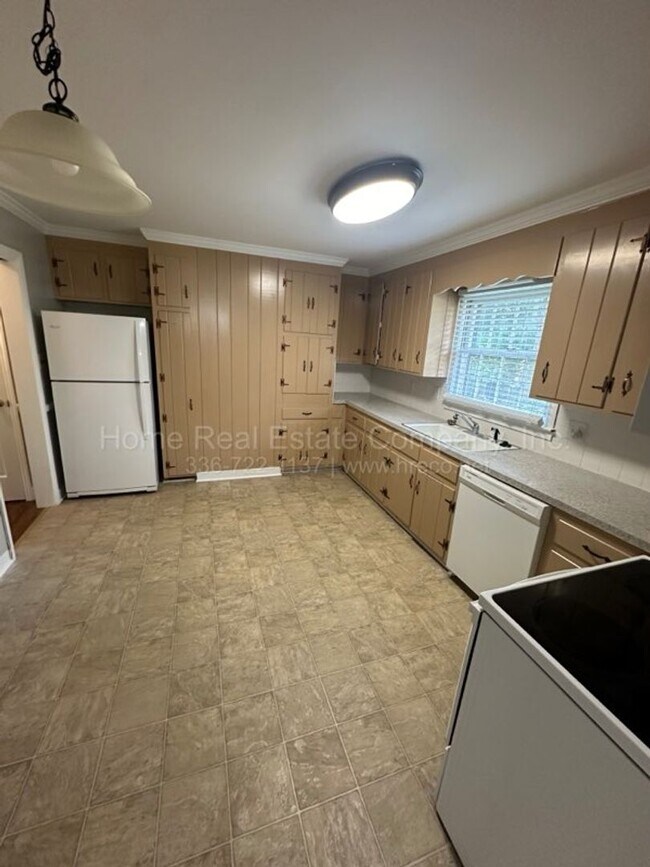 Foto del edificio - 2831 St Claire Rd