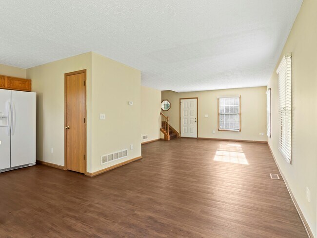 Building Photo - 254 Yehlshire Dr