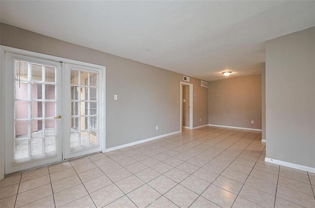 Foto del edificio - 9090 S Braeswood Blvd