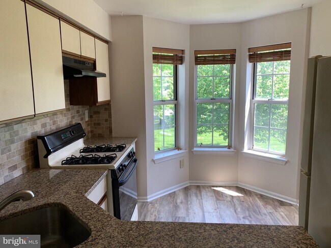 Building Photo - 507 Hopkins Ct