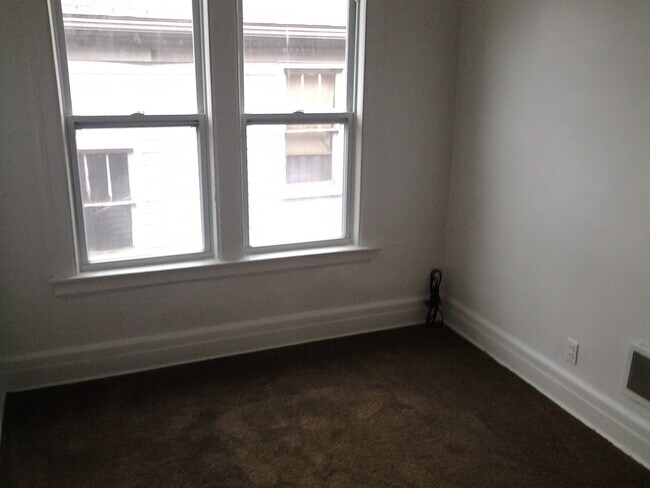 Foto del edificio - 3351 Glynn Ct