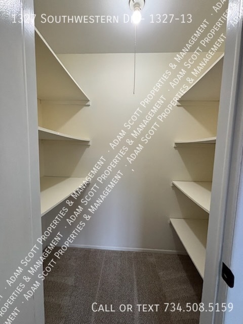 Foto del edificio - 1327 Southwestern Dr