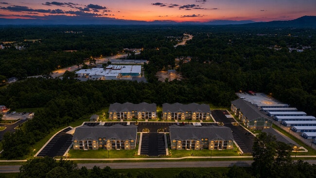 Building Photo - Settlement Manor