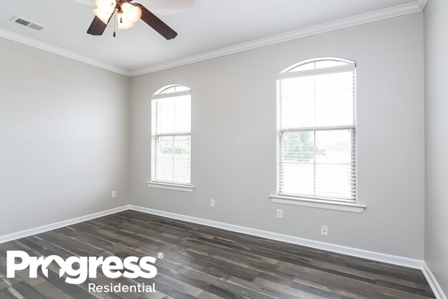 Building Photo - 8853 Bishop Ln