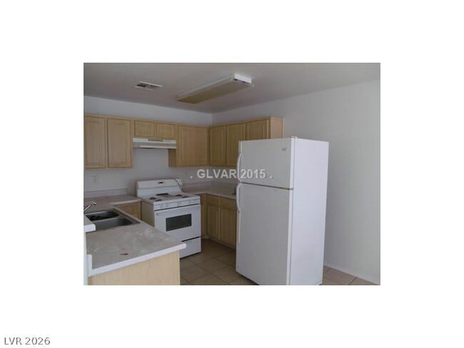 Building Photo - 1101 Cliffbrook Hedge Ave