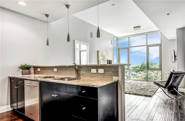 Foto del edificio - 905 Juniper St NE