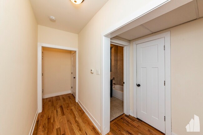 Building Photo - 3519 N Racine Ave
