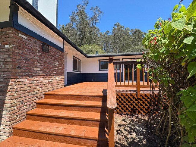Foto del edificio - 640 Peaceful Valley Dr