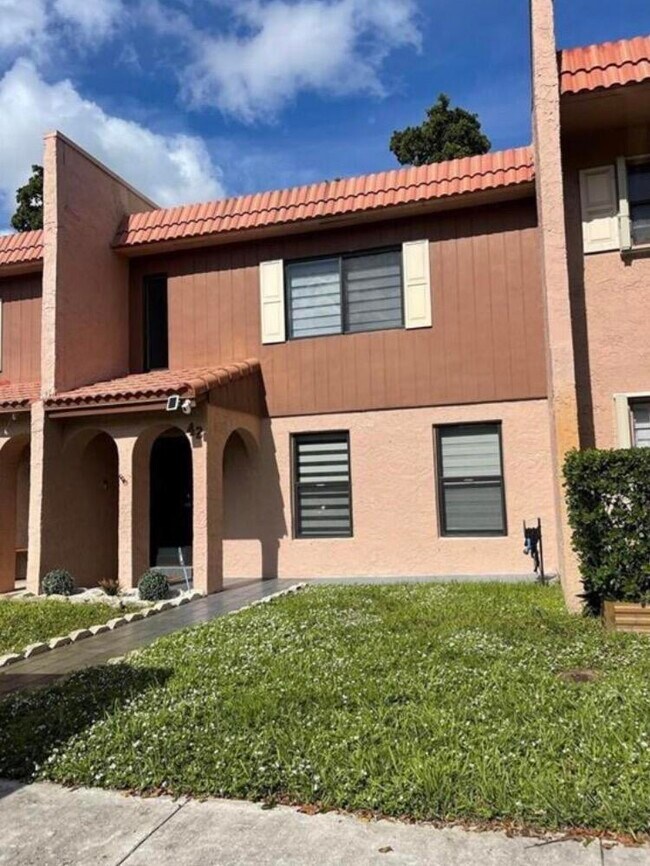 Foto del edificio - 42 Madrid Ln