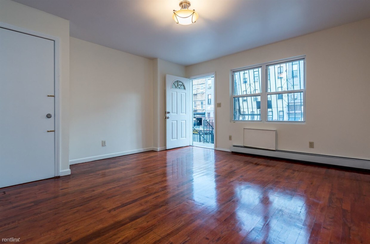 Primary Photo - 129 Wilson Ave