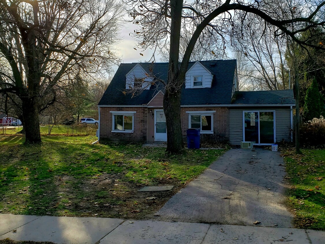 Cute 3 bedroom 2 bath home in Corunna - 527 n shiawassee st