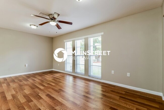 Building Photo - 3 Bedroom Pet-Friendly Home in Spring Hill, FL with Main Street Renewal