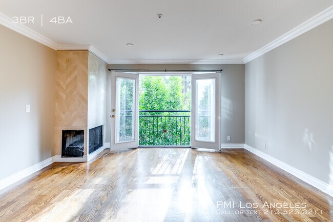 Foto del edificio - 3401 Barham Blvd