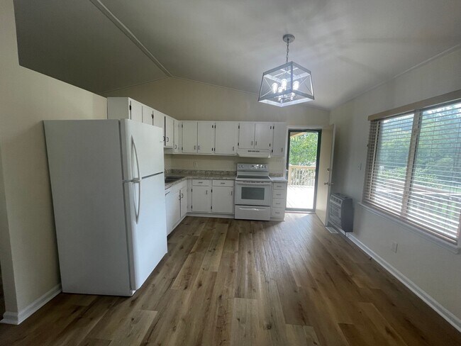 Foto del edificio - 4473 Moore Ln