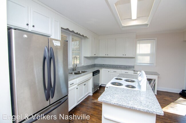 Foto del edificio - 3 br, 3 bath House - 280 Haywood Lane
