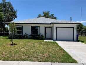 Building Photo - 4604 SW 31st Dr