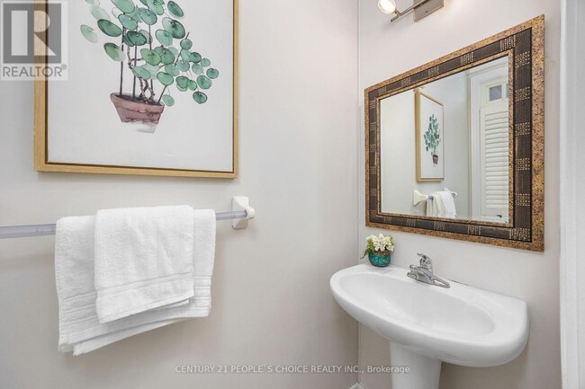 Building Photo - 32 Frenchpark Cir