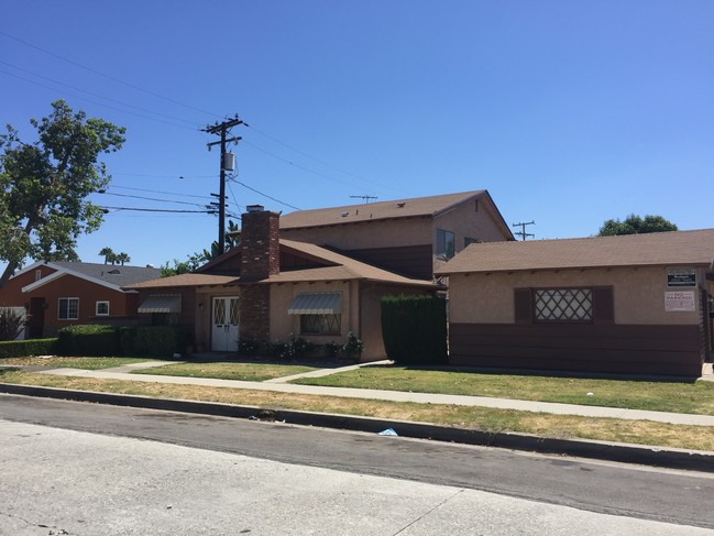Building Photo - 15330 Woodruff Pl