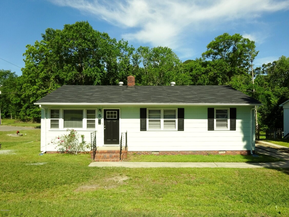 5 Dewitt St, Jacksonville, NC 28540 House Rental in Jacksonville, NC