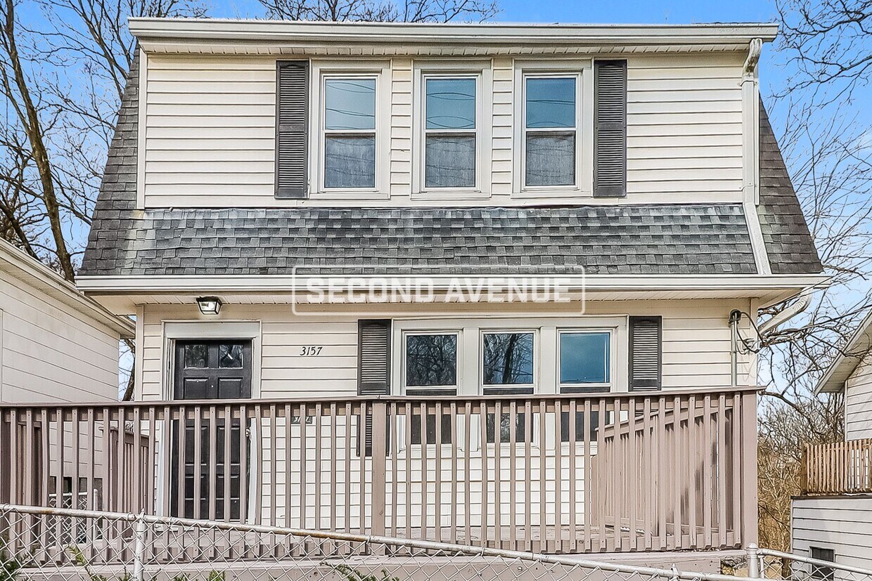 Primary Photo - 3157 Sunshine Ave