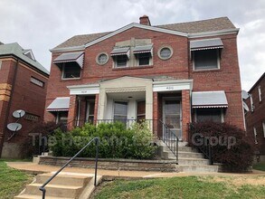Building Photo - 4614-4616-4616 Jamieson Ave
