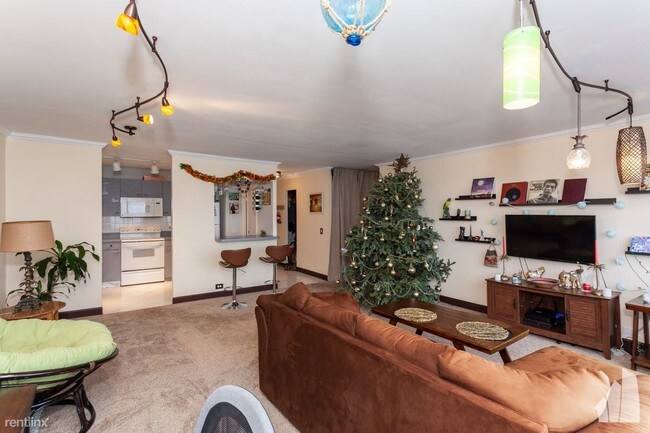 Building Photo - 1 br, 1 bath Condo - 5445 N Sheridan Rd 3804