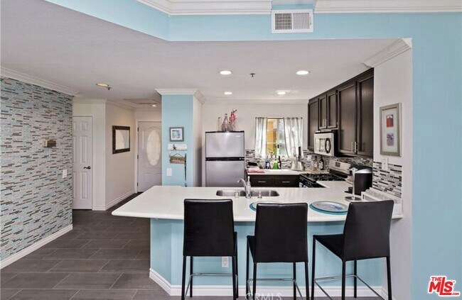 Foto del edificio - 16291 Countess Dr