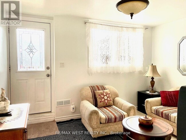 Photo du bâtiment - 328 Caledonia Rd