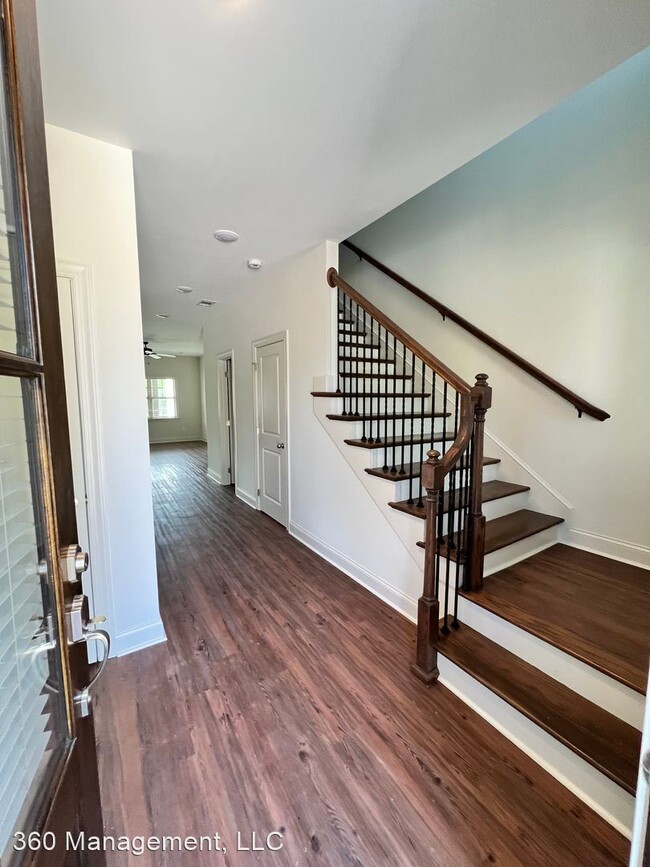Building Photo - 3 br, 3.5 bath House - 294 E. Longleaf Drive