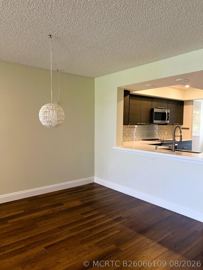 Building Photo - 4300 Gator Trace Dr