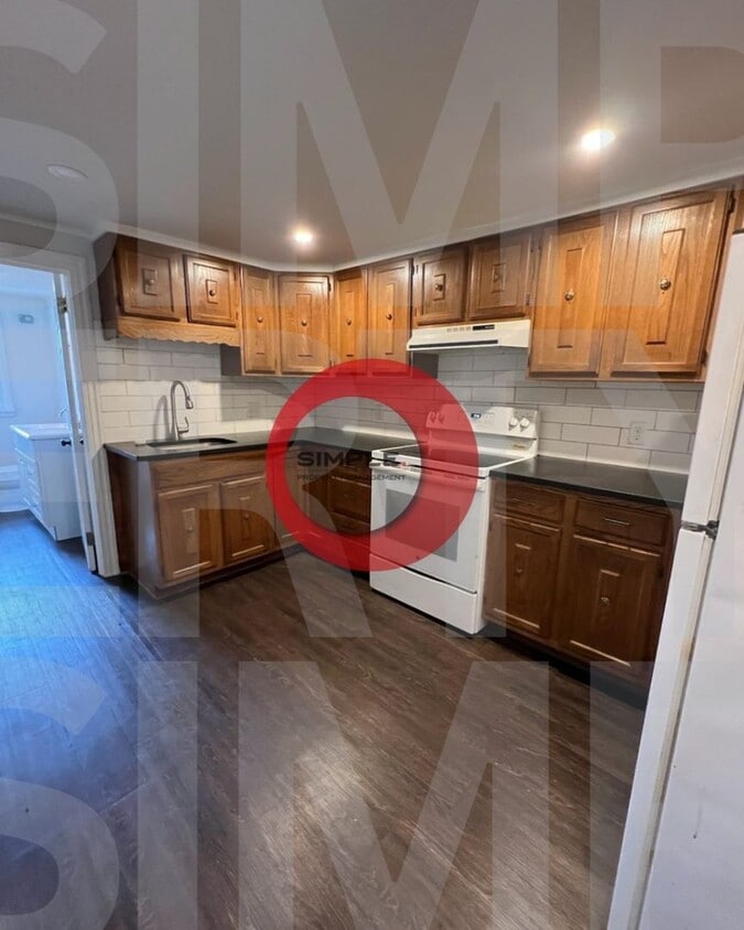 Primary Photo - 243 1/2 Beech Street