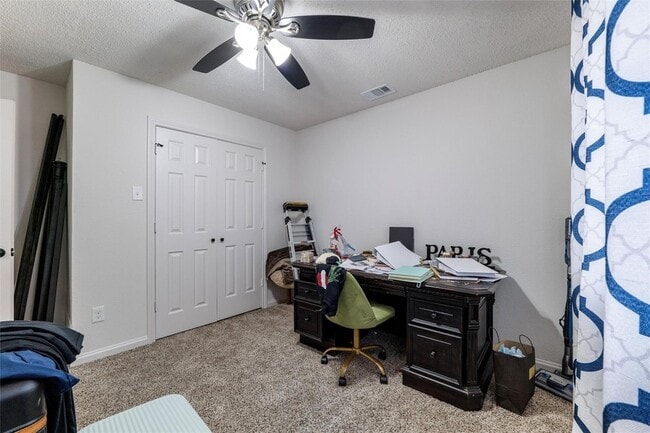 Building Photo - 916 Clover Hill Ln