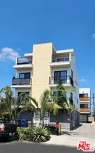 Building Photo - 2131 Carmona Ave