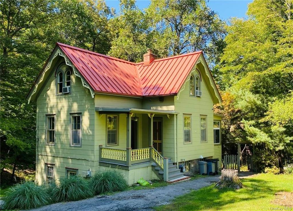 Primary Photo - 10 Maple Rd
