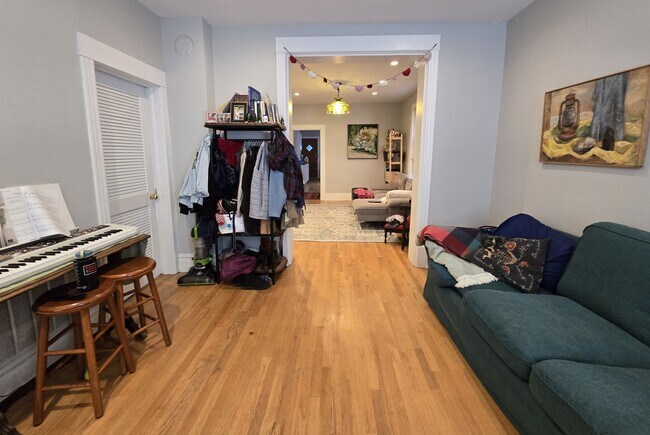 Foto del edificio - 2118 W Fletcher St