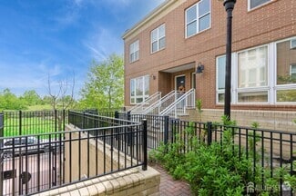 Building Photo - 368 Rector St