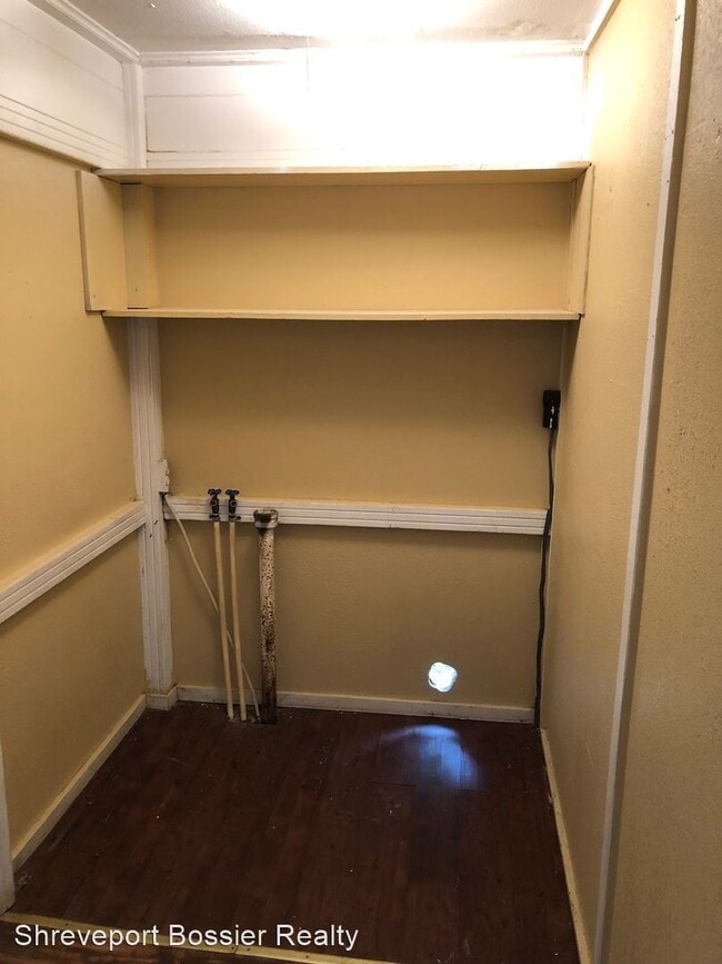 Building Photo - 2 br, 1 bath House - 5608 Kent Ave
