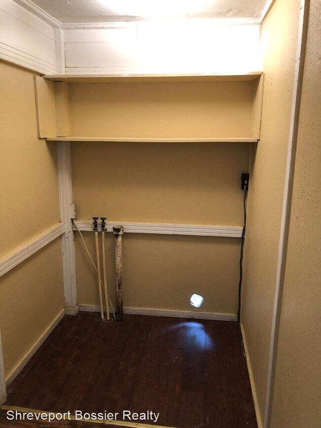 Foto del edificio - 2 br, 1 bath House - 5608 Kent Ave