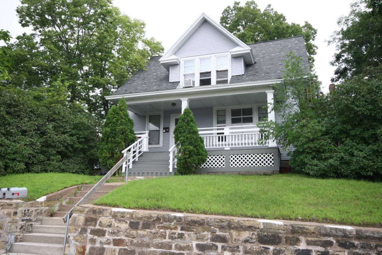 Foto principal - 209-209 1/2 N Dewey Street
