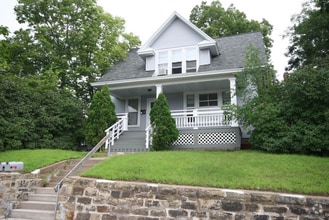 Building Photo - 209 N Dewey St