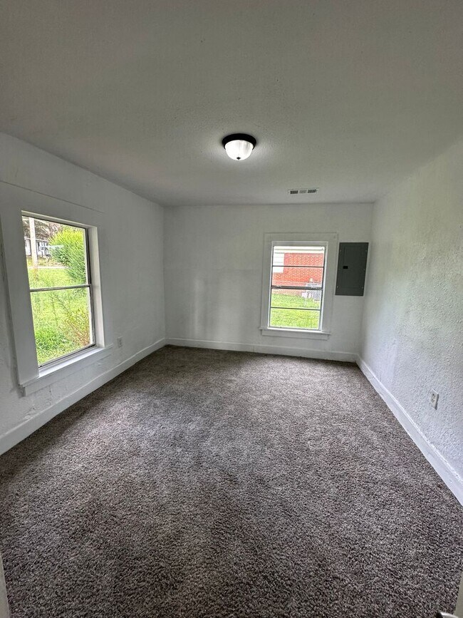 Foto del edificio - 1208 Helberg Ln