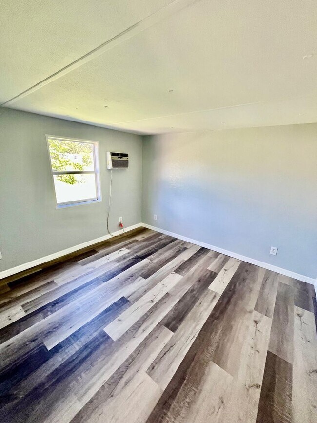 Foto del edificio - Newly Remodeled 2BR/1BA Auburndale Mobile ...