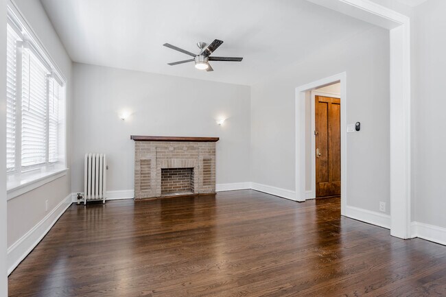 Foto del edificio - 5306 N Ashland Ave