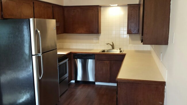 Photo - Ellis Prechtl 909-911 Apartment