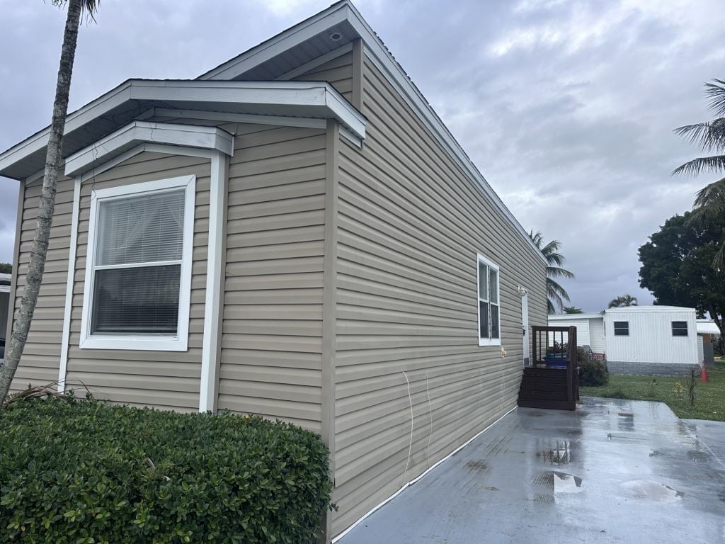 Foto del edificio - 6325 NW 28th Ln