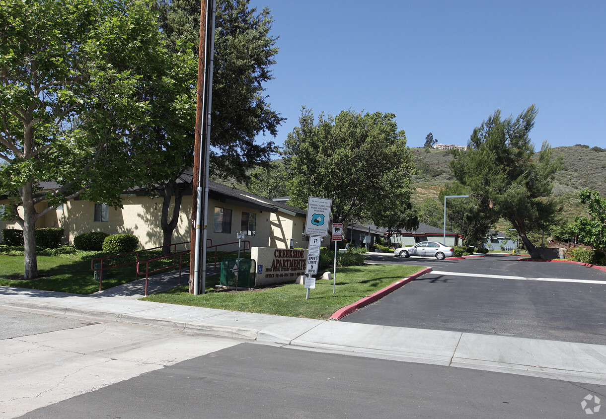 Foto del edificio - Creekside Apartments