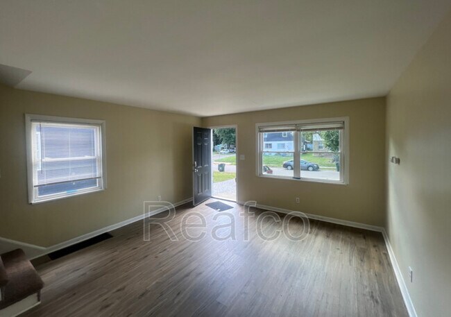 Foto del edificio - 452 S Napoleon Ave