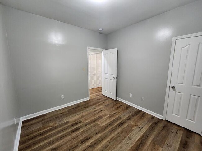 Building Photo - 1426 Eric St SE