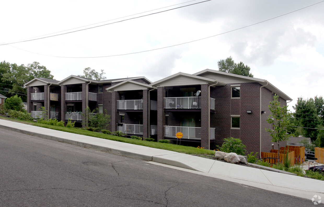 Primary Photo - The Village at Hillside